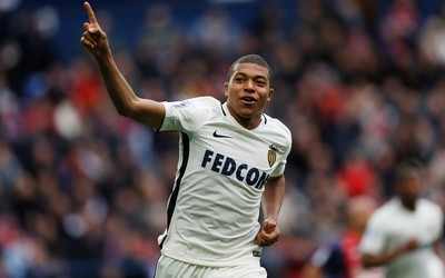 OK体育-加布里埃尔罚任意球重炮轰门